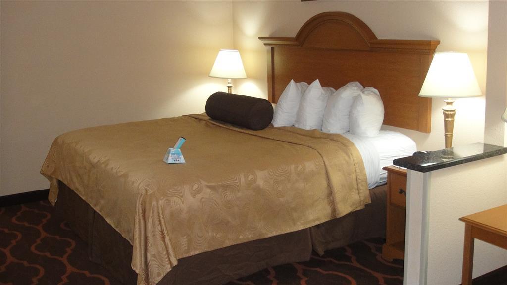Quality Inn & Suites Huntsville Research Park Area Exterior photo